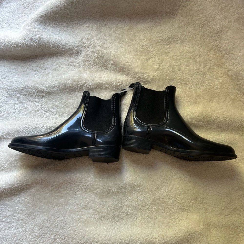 NWOT Jeffrey Campbell Black Chelsea Rubber Boots Size 38/7.5 - Picture 3 of 6